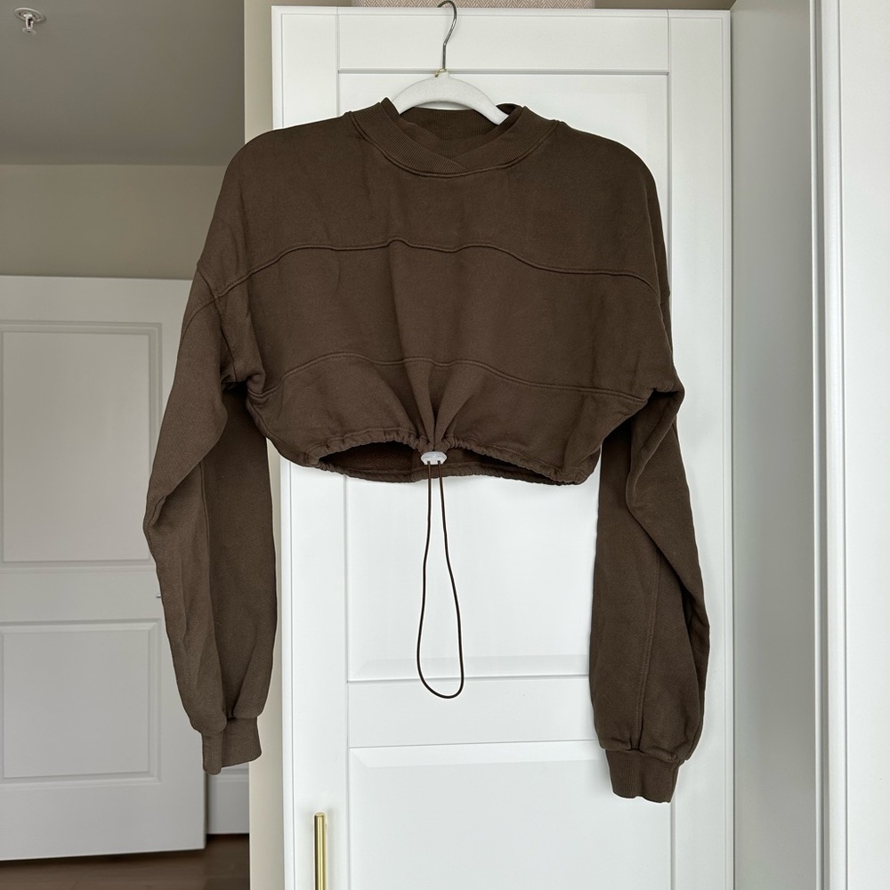 New Never Worn.  Joah Brown Crop Sweatshirt OS